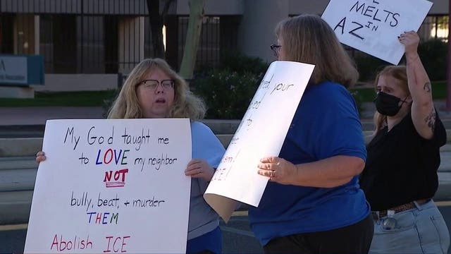 Arizona faith leaders hold vigil at Phoenix ICE office in solidarity with Minneapolis