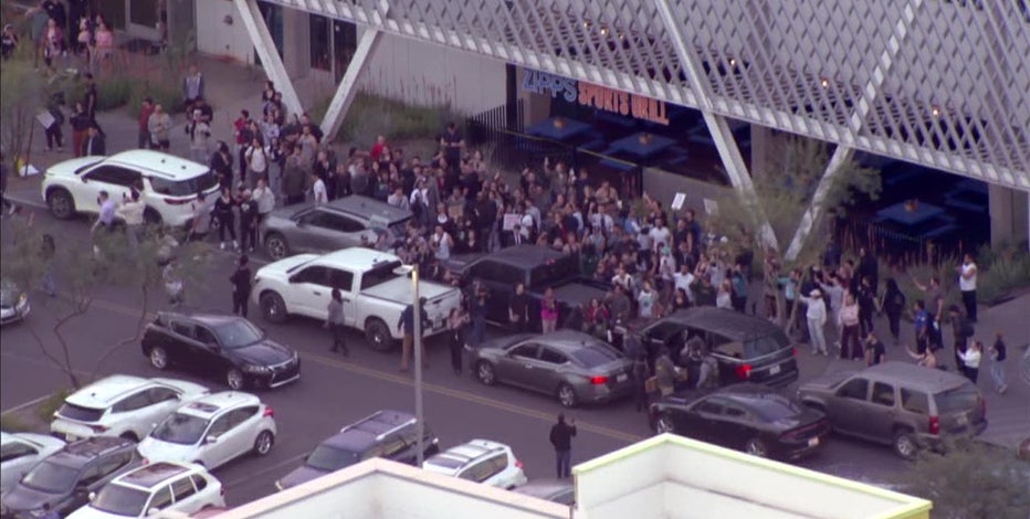 Federal agents target Zipps Sports Grill locations in criminal investigation