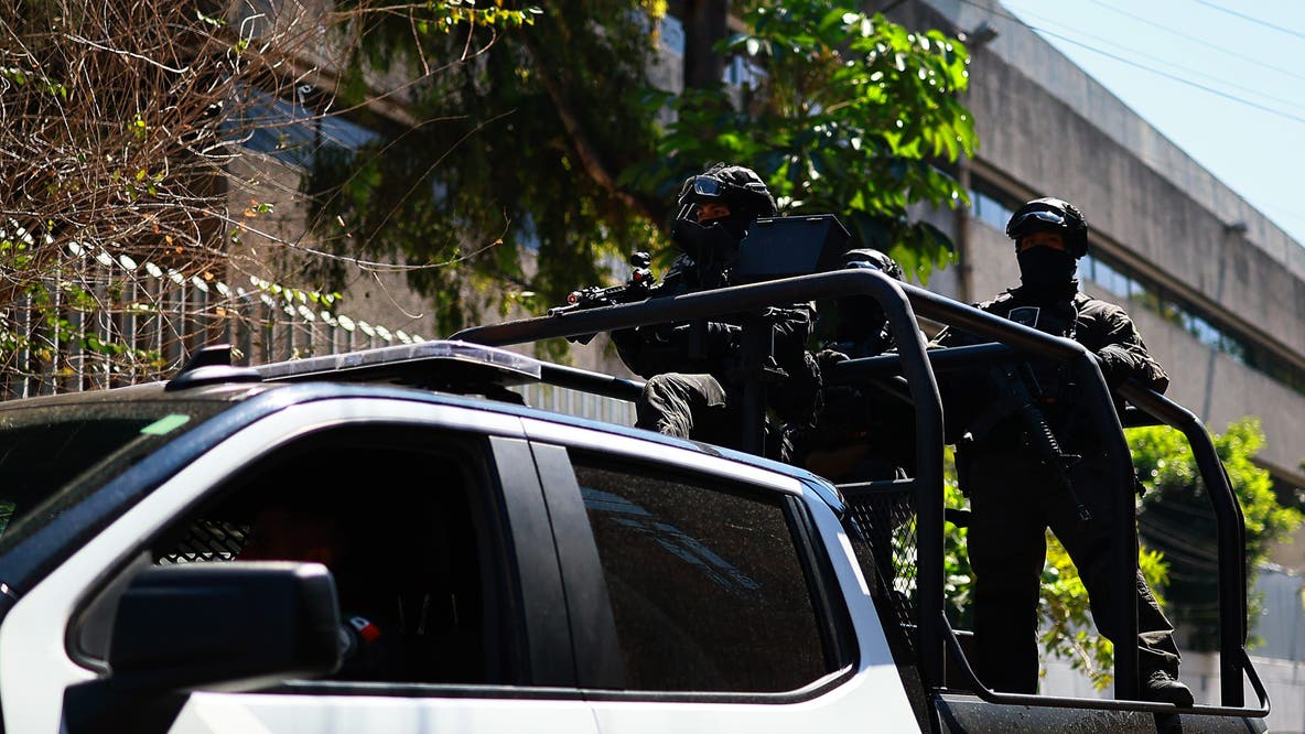 Flight cancellations, cartel violence leave Arizona travelers stuck in Mexico