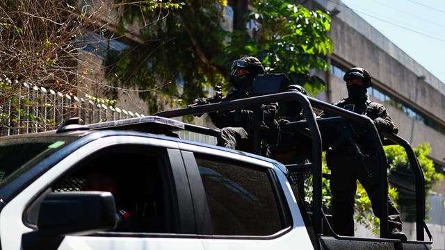 Flight cancellations, cartel violence leave Arizona travelers stuck in Mexico