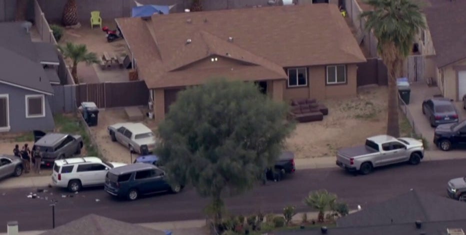 Suspect hospitalized following officer-involved shooting in Phoenix: PD