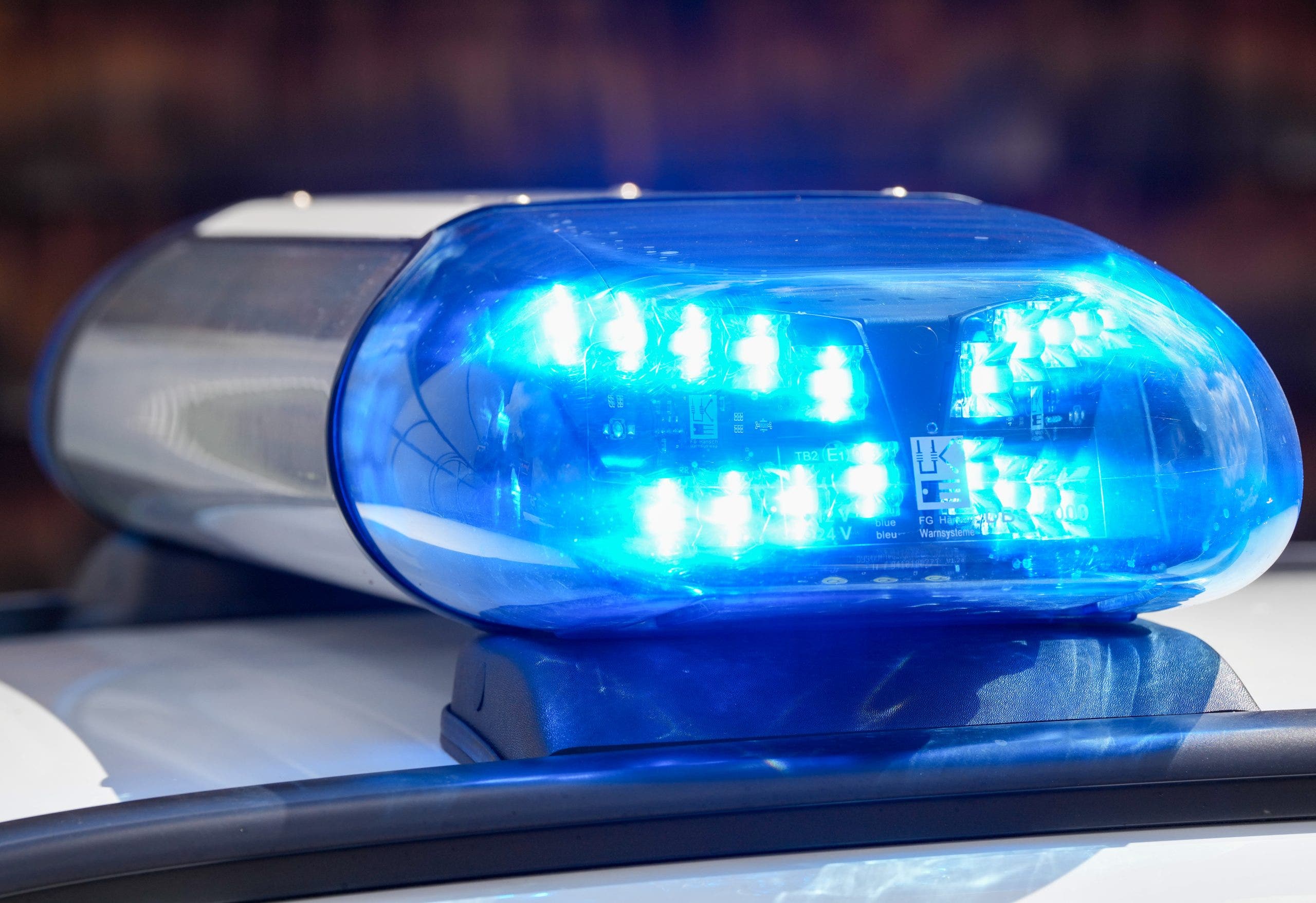 Off-duty Phoenix police officer seriously injured in fight with alleged shoplifting suspect