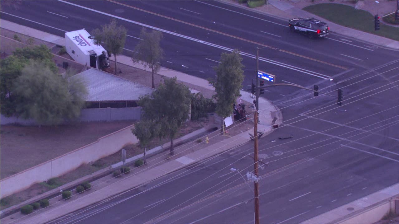 Rollover crash leaves 1 person seriously hurt: Gilbert PD