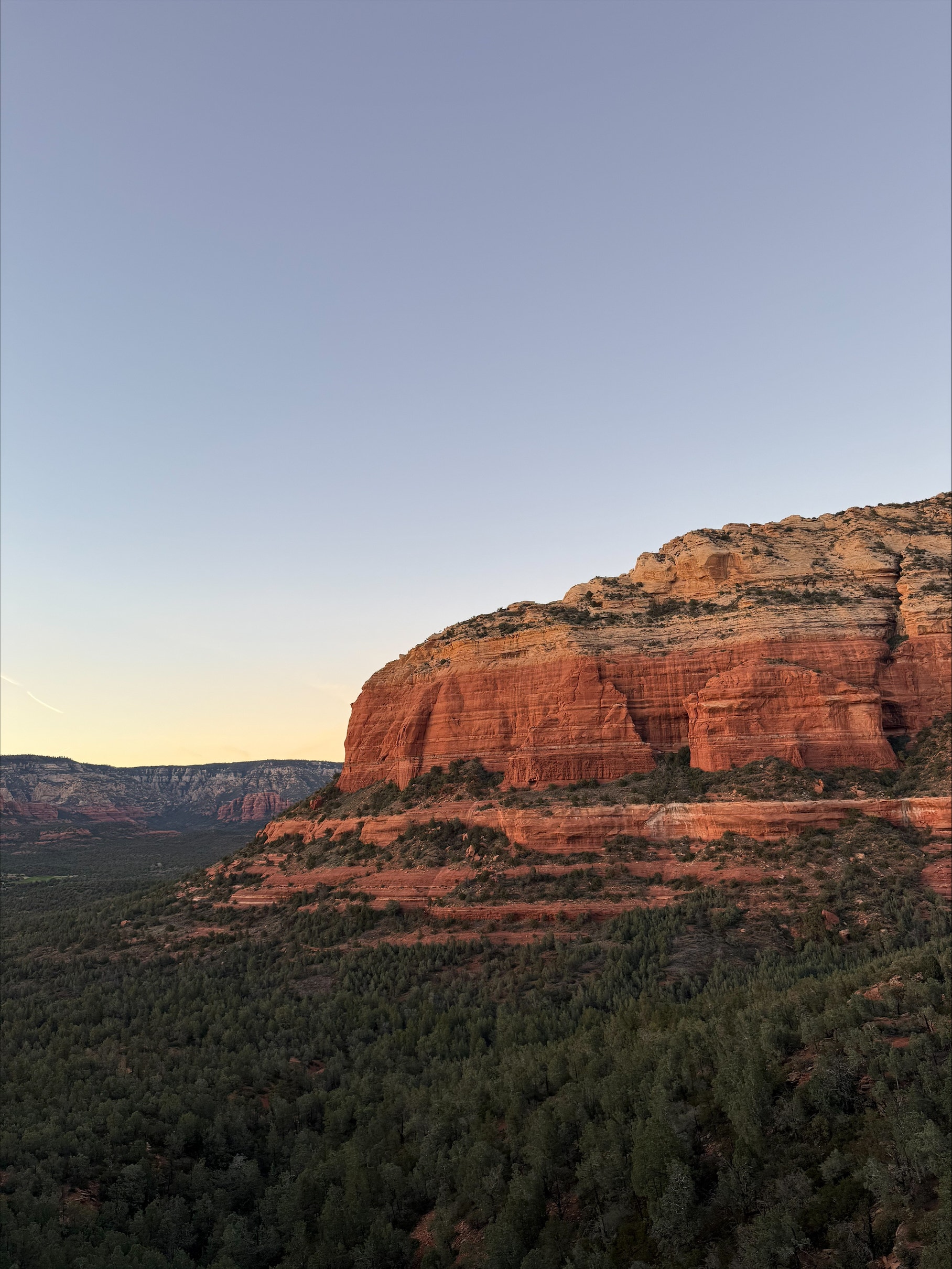 Sedona tourists welcome record-breaking heat: 'It's toasty'