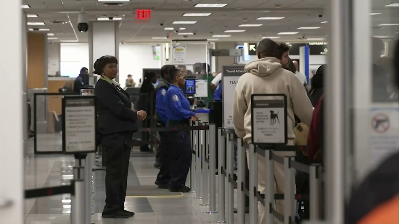 800 Sky Harbor TSA officers without pay during partial government shutdown