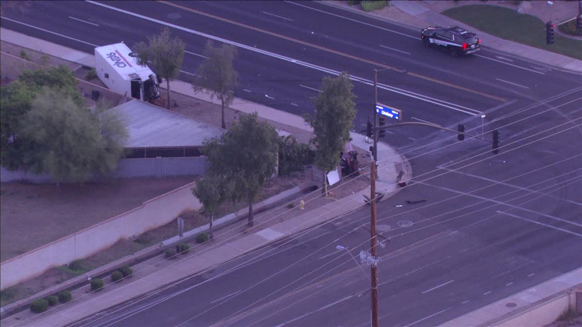 1 seriously injured in Gilbert crash: PD