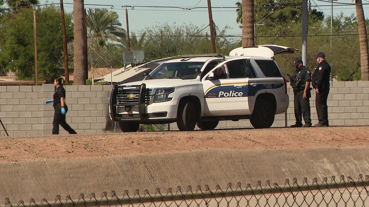 Woman found dead along Phoenix canal: PD