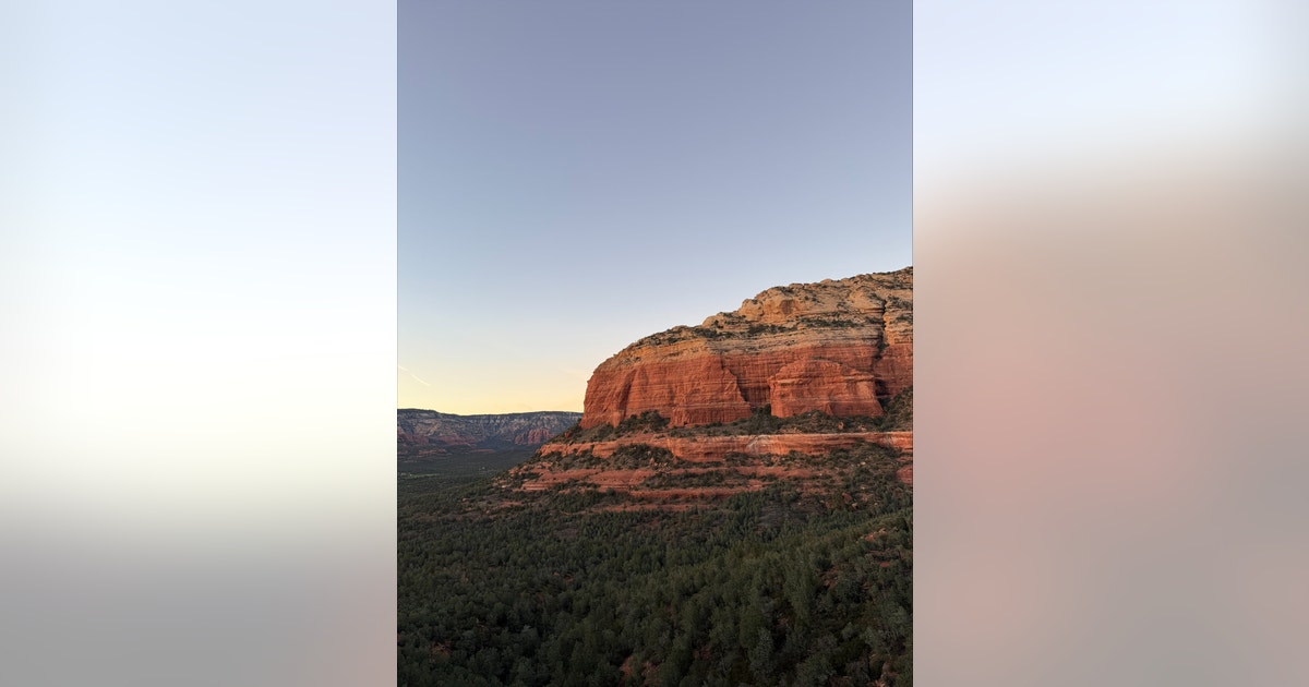 Sedona tourists welcome record-breaking heat: 'It's toasty'