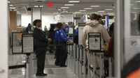 800 Sky Harbor TSA officers without pay during partial government shutdown