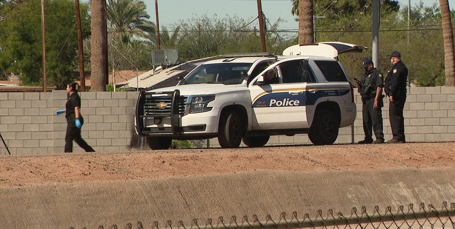 Woman found dead along Phoenix canal: PD
