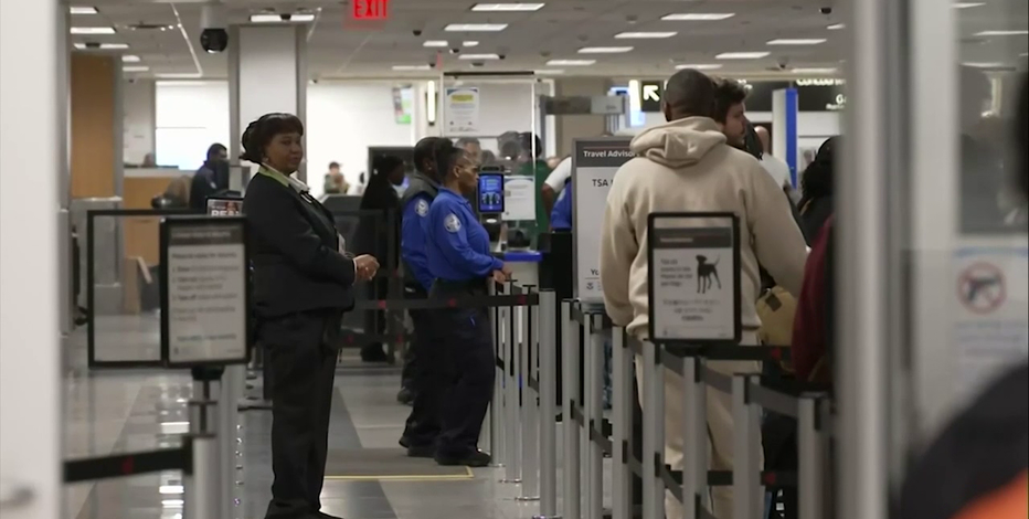 800 Sky Harbor TSA officers without pay during partial government shutdown