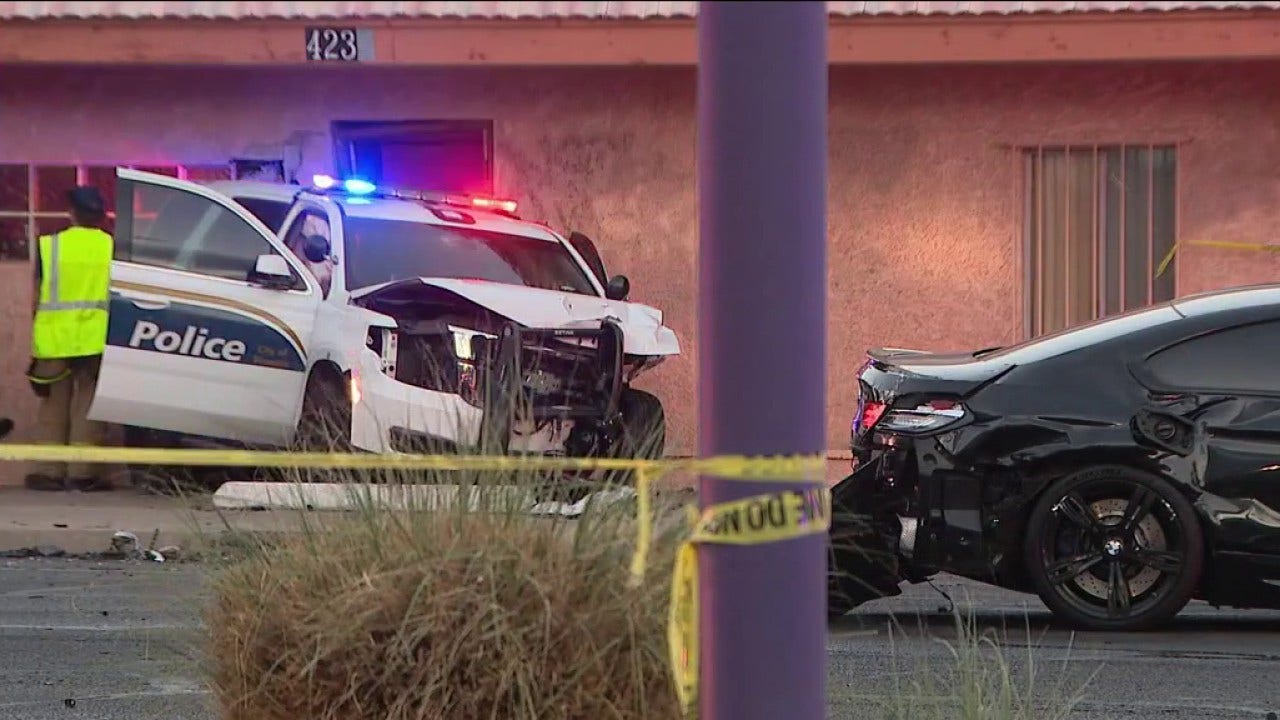 2 Phoenix officers hospitalized after driver collides with patrol car