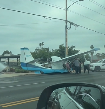 Small plane makes emergency landing on Phoenix road