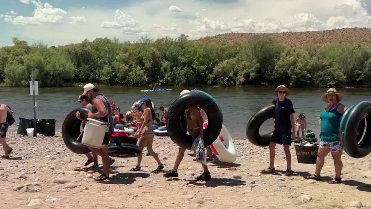 Arizona holiday crowds flock to Salt River for holiday weekend tubing