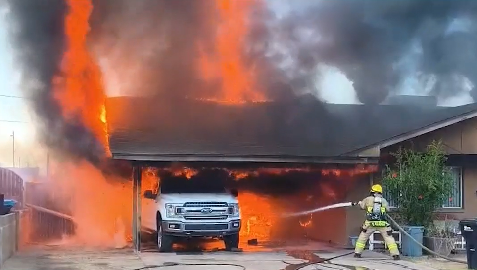 West Phoenix house fire leaves five people displaced