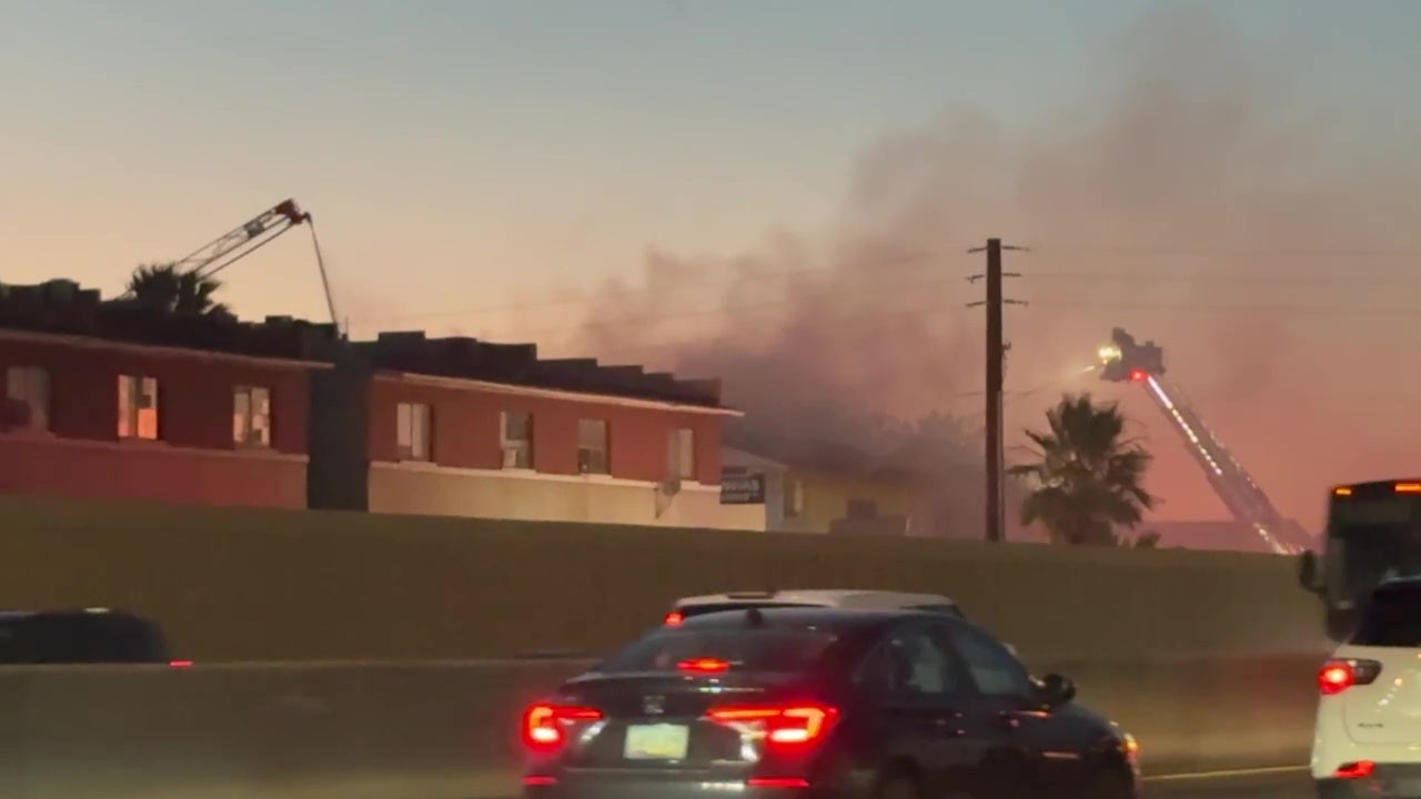 20+ people displaced after Phoenix apartment fire got 'too big too fast': FD