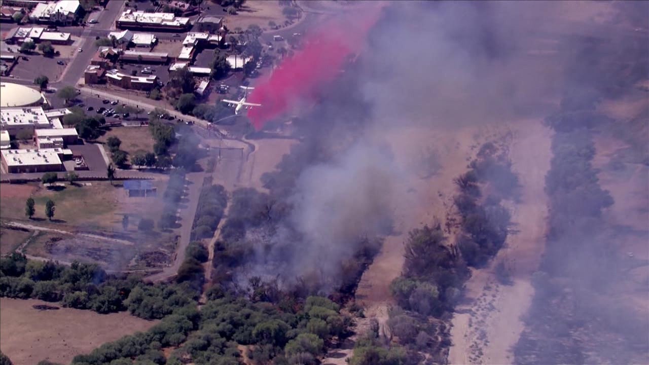 Jones Fire burning near Wickenburg shuts down U.S. 60; evacuation ordered
