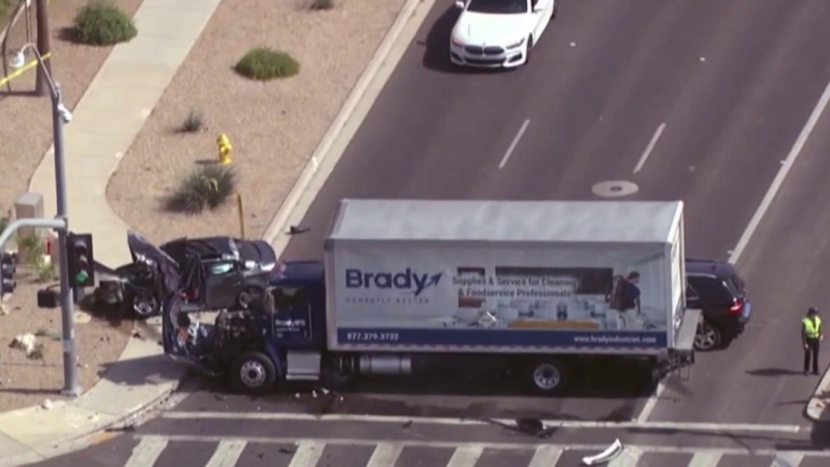 1 dead, 2 hurt in Glendale chain-reaction crash involving box truck