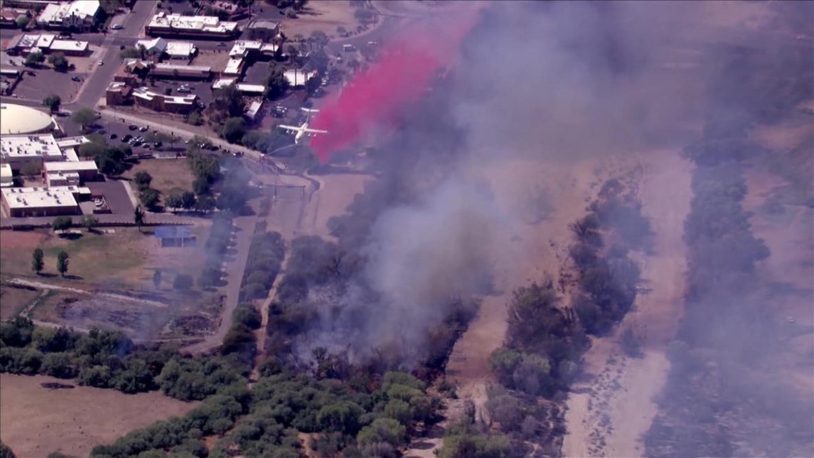 Jones Fire burning near Wickenburg closes U.S. 60
