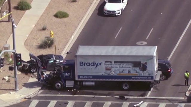 1 dead, 2 hurt in Glendale chain-reaction crash involving box truck