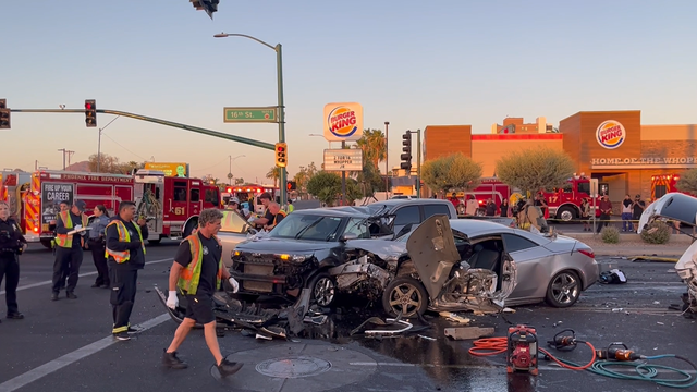 Phoenix pileup: Children hospitalized, 5 others 'critical' after crash