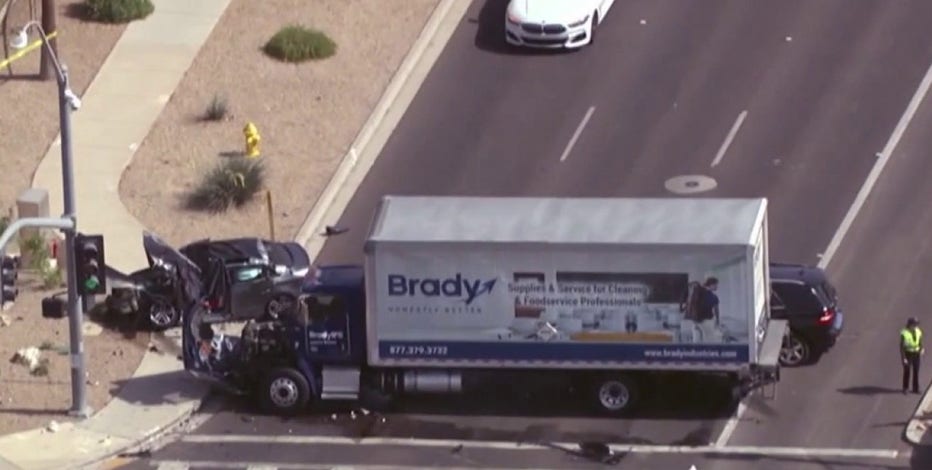 1 dead, 2 hurt in Glendale chain-reaction crash involving box truck