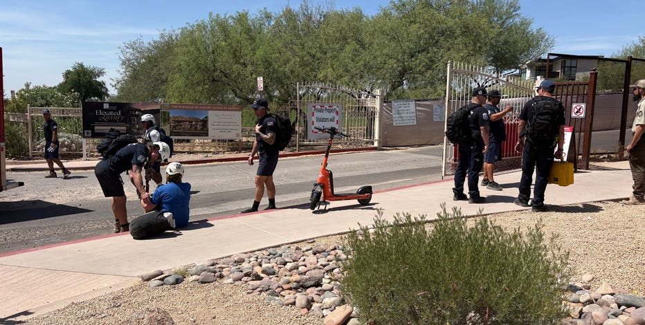 Phoenix hikers attacked by swarm of bees on Camelback Mountain trails