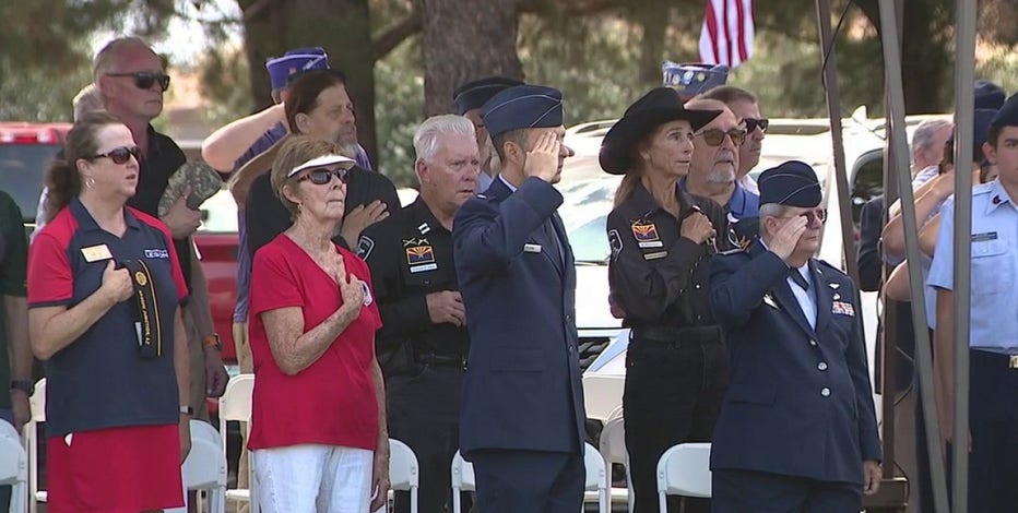 Phoenix veterans, families gather for moving Memorial Day cemetery tribute