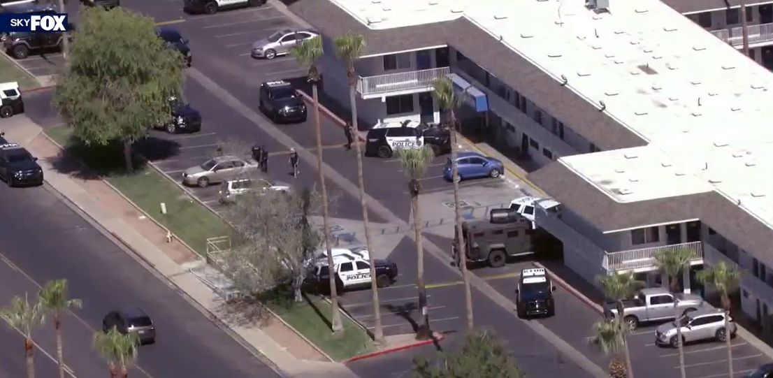 Mesa woman accused of threatening motel guests with knife, assaulting firefighter