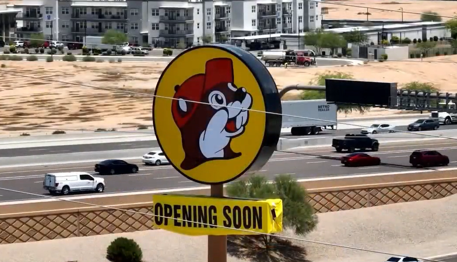 Goodyear Buc-ee's: Fans line up overnight for first Arizona location