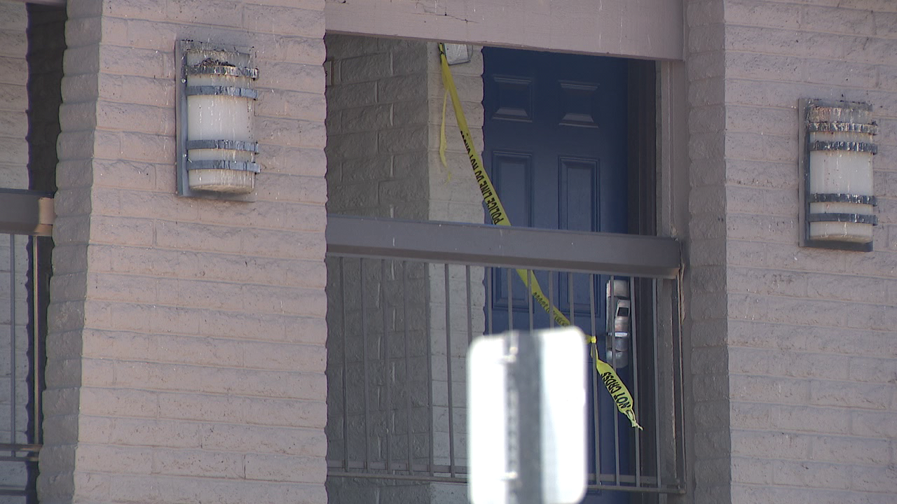 Baby survives after pregnant woman turns gun on herself at west Phoenix motel