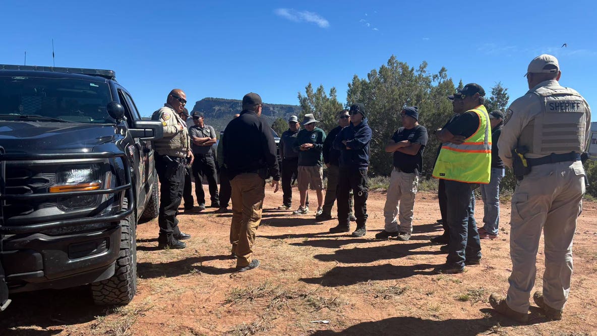Arizona boat capsizes: Search for 2 missing boaters plagued by brutal winds