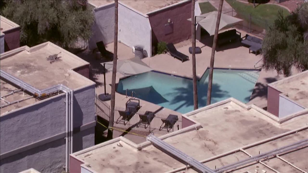 Child pulled from apartment pool in Phoenix: FD
