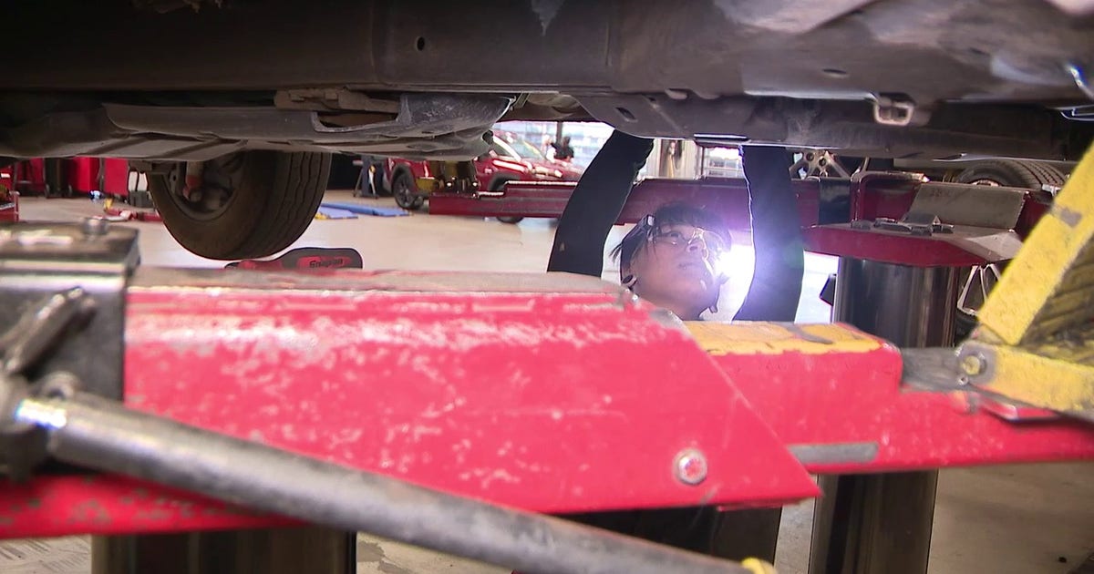 Avondale female mechanic breaks stereotypes on National Girls in Automotive Day