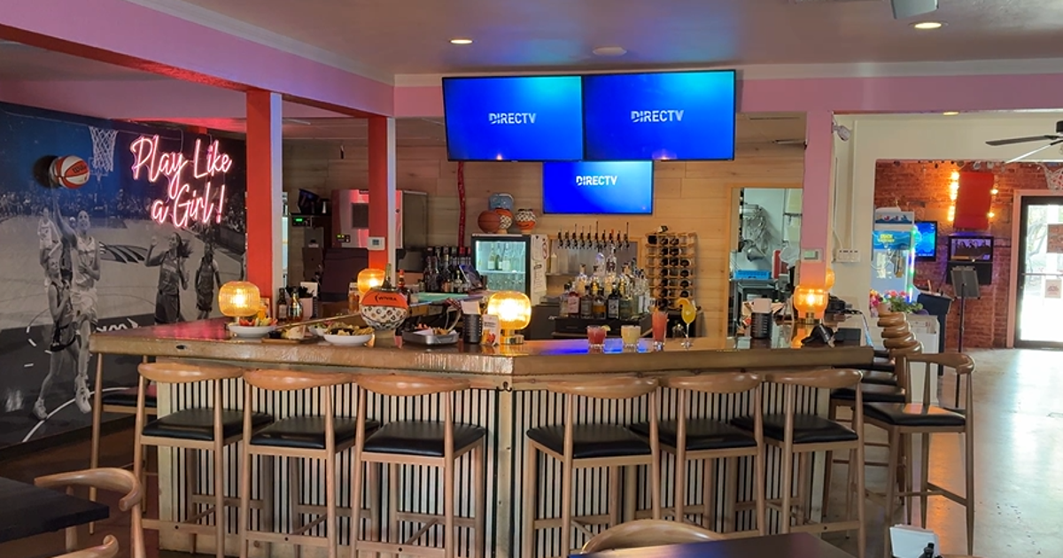 Arizona sports bar builds community around women's sports