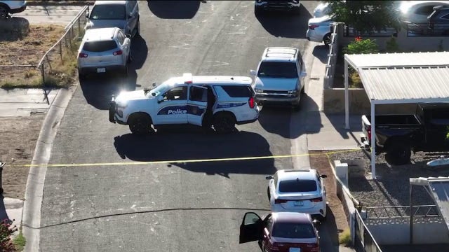 Man found shot inside crashed car in Phoenix neighborhood