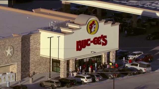 'God bless America': Buc-ee's officially opens in Goodyear