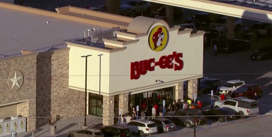 'God bless America': Buc-ee's officially opens in Goodyear