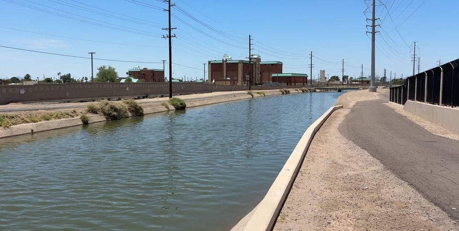 Bystanders pull unconscious man from Phoenix canal in midnight rescue