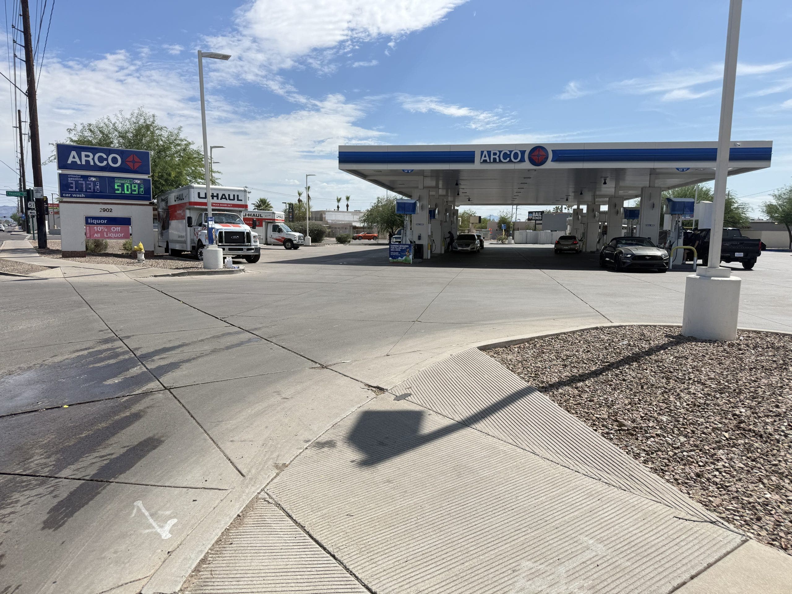 Phoenix gas station spat between strangers turns deadly, 21-year-old arrested for murder