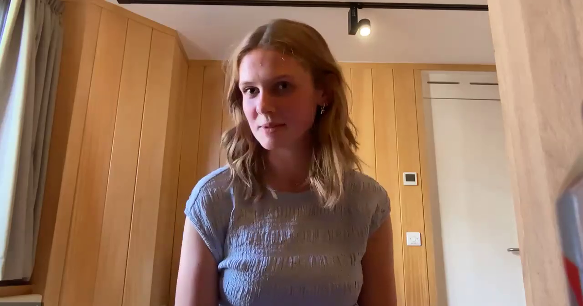Arizona piano teacher helps Irish teen Freya Terris make one-handed music history