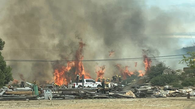 Mina Fire sparks along Highway 89 near Yarnell, forcing evacuations