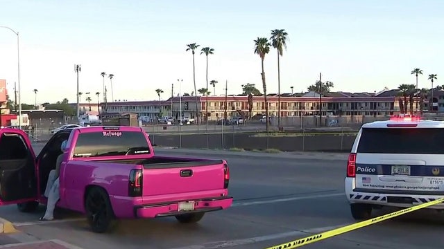 Phoenix stabbing leaves man in extremely critical condition, suspect detained