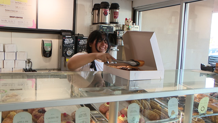 Community rallies to help struggling Scottsdale donut shop