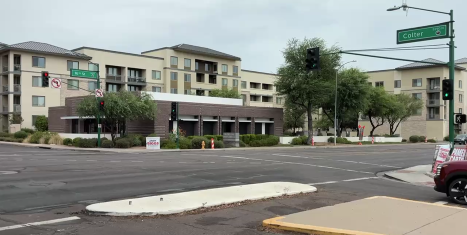 Phoenix apartment attack: 1 dead, 2 women fighting for life after midnight shooting, stabbings