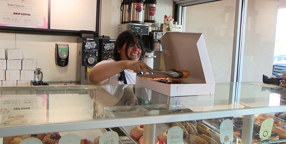 Community rallies to help struggling Scottsdale donut shop