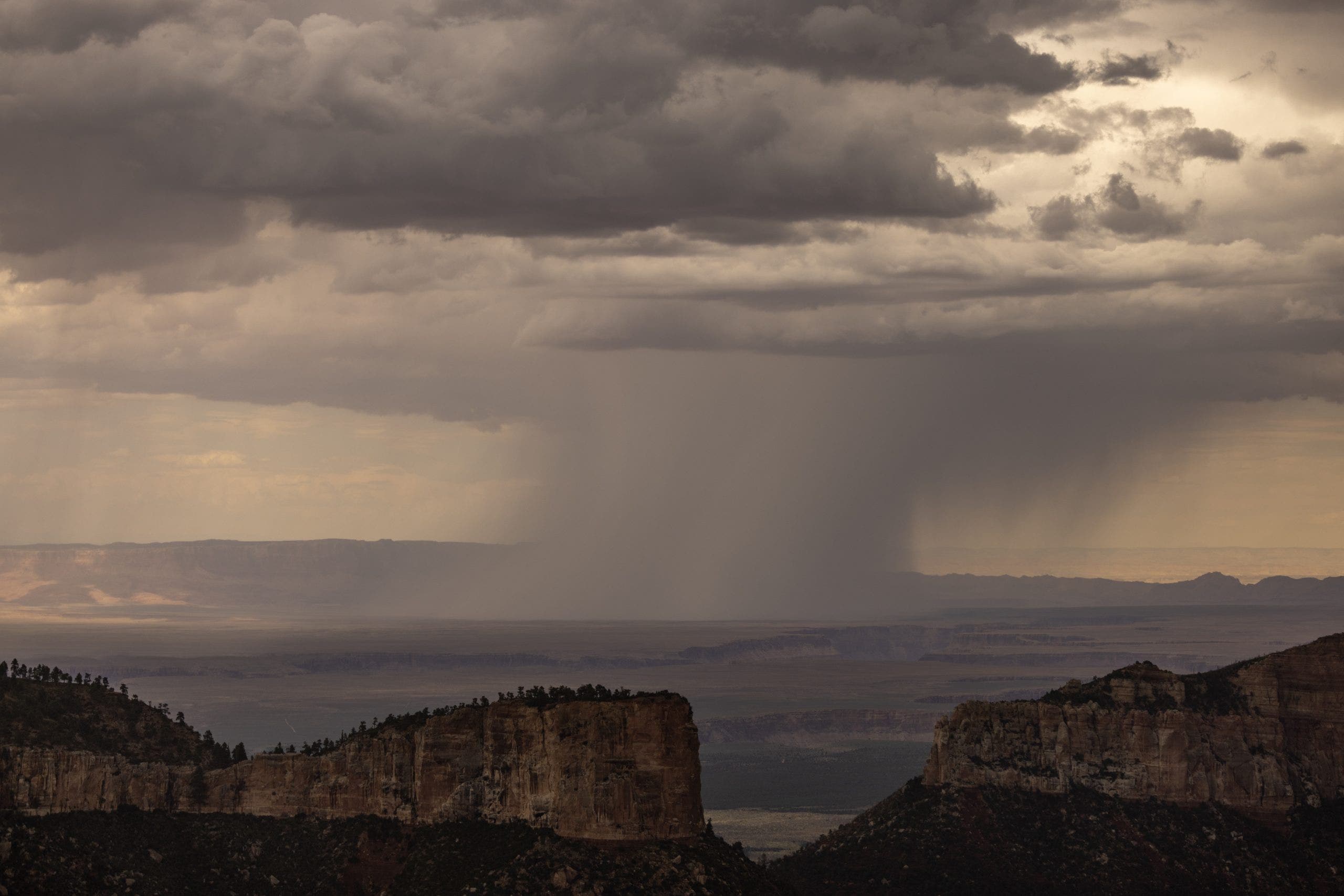 50 airlifted from Grand Canyon after sudden flood