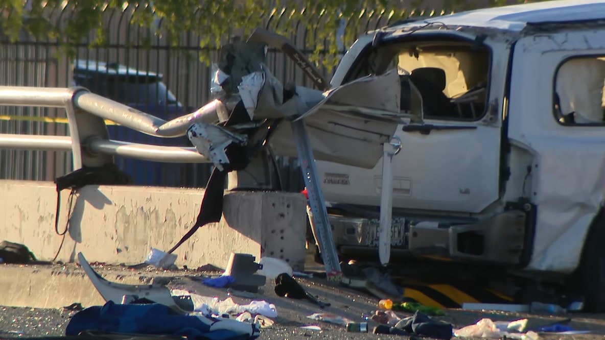 Deadly Phoenix crash ejects 4 people after car flees police