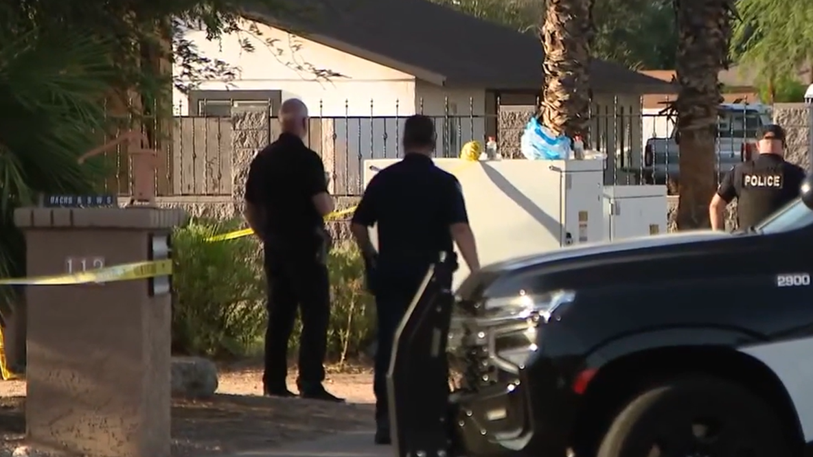 3 dead, 1 injured after fatal Gilbert stabbing spree ends in police shooting