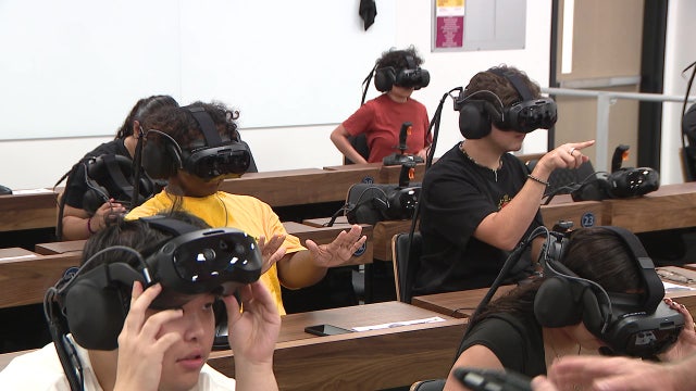 ASU expands Dreamscape Learn virtual reality program to West Valley campus